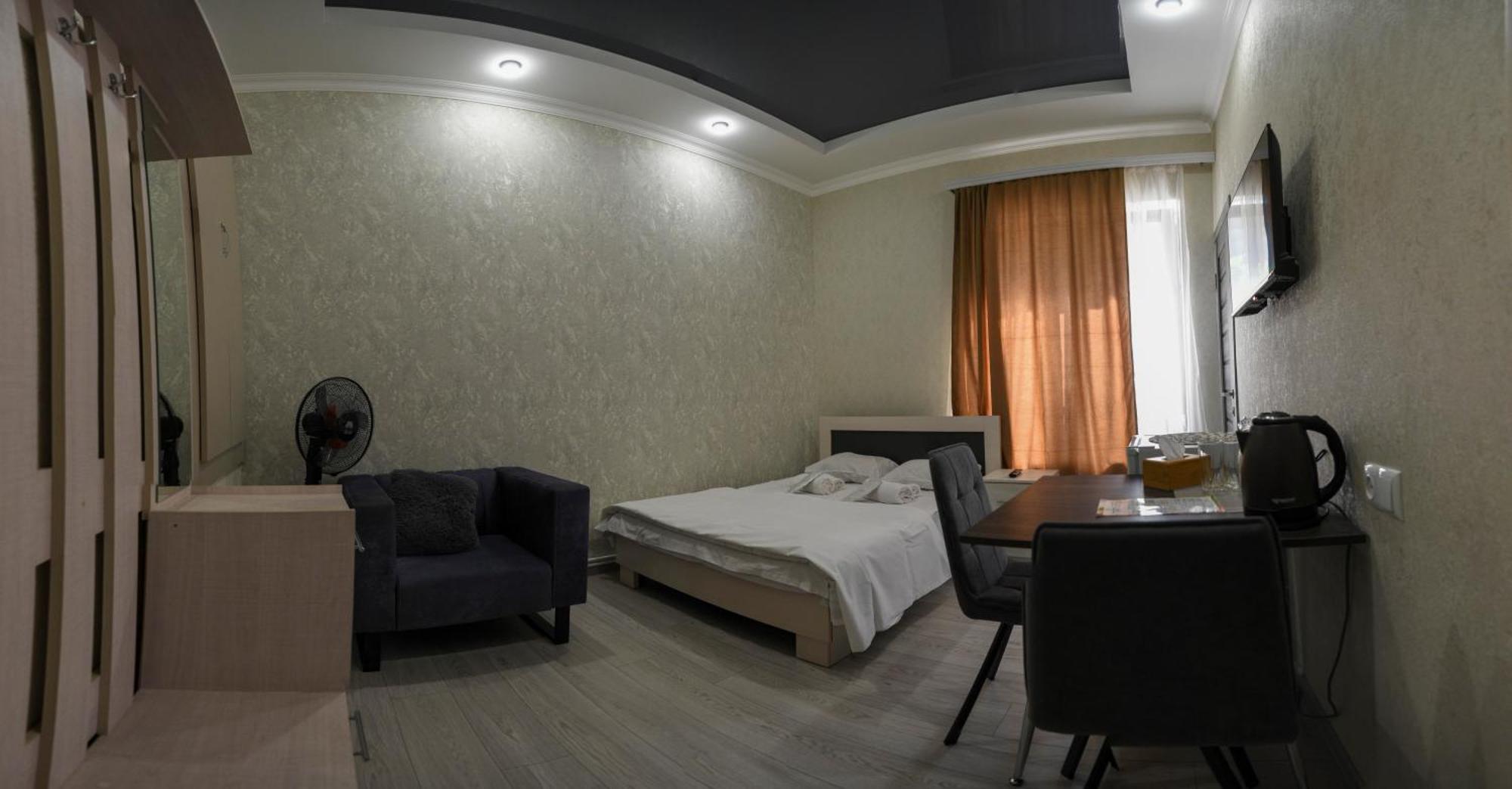 Dom Adonis Hotel Dilijan Luaran gambar