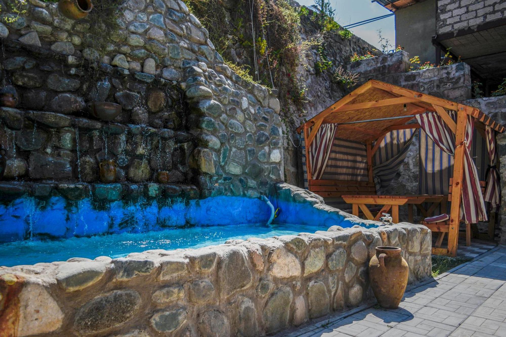 Dom Adonis Hotel Dilijan Luaran gambar