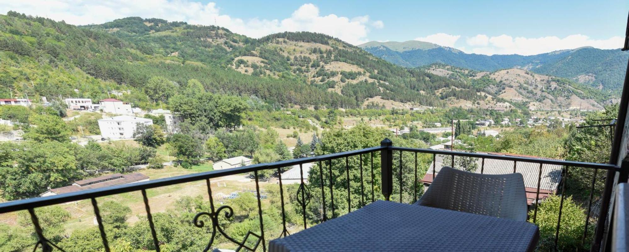 Dom Adonis Hotel Dilijan Luaran gambar