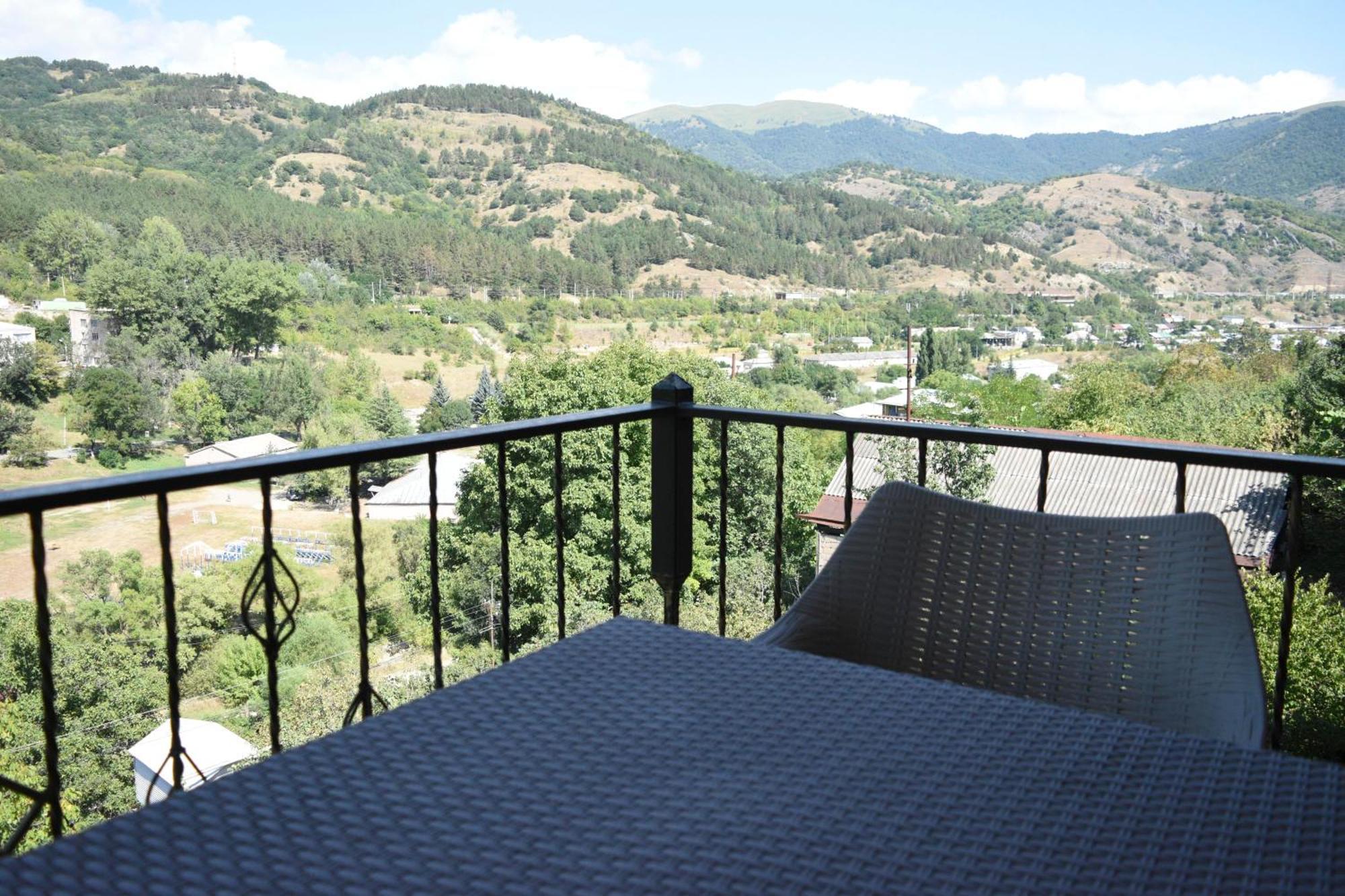 Dom Adonis Hotel Dilijan Luaran gambar
