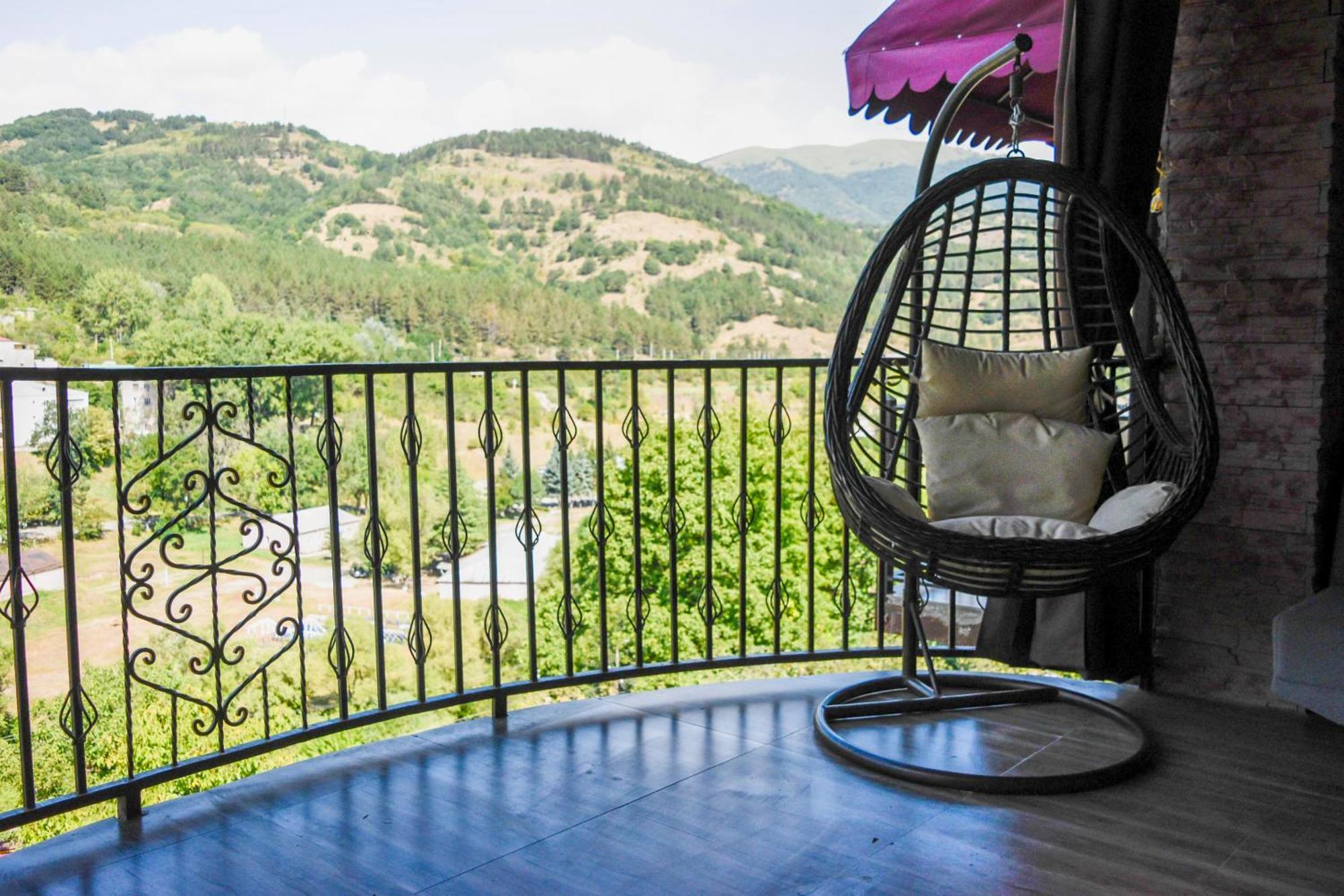 Dom Adonis Hotel Dilijan Luaran gambar