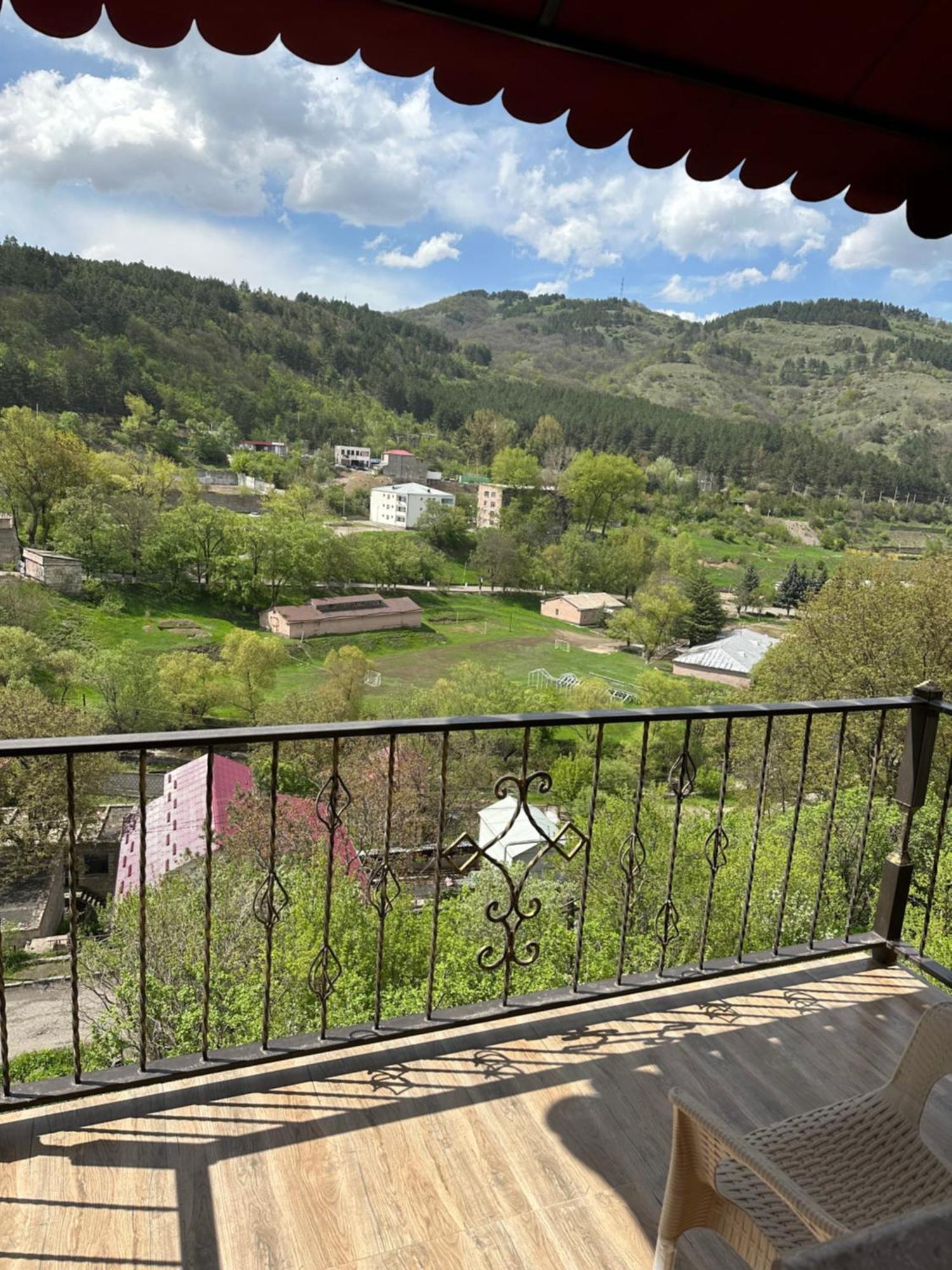 Dom Adonis Hotel Dilijan Luaran gambar